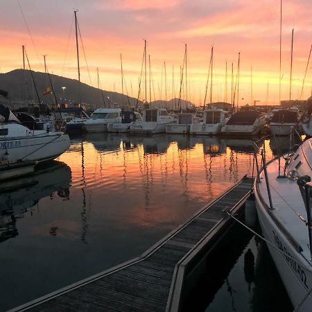 Yate De Lujo En Getxo Hotel Bagian luar foto